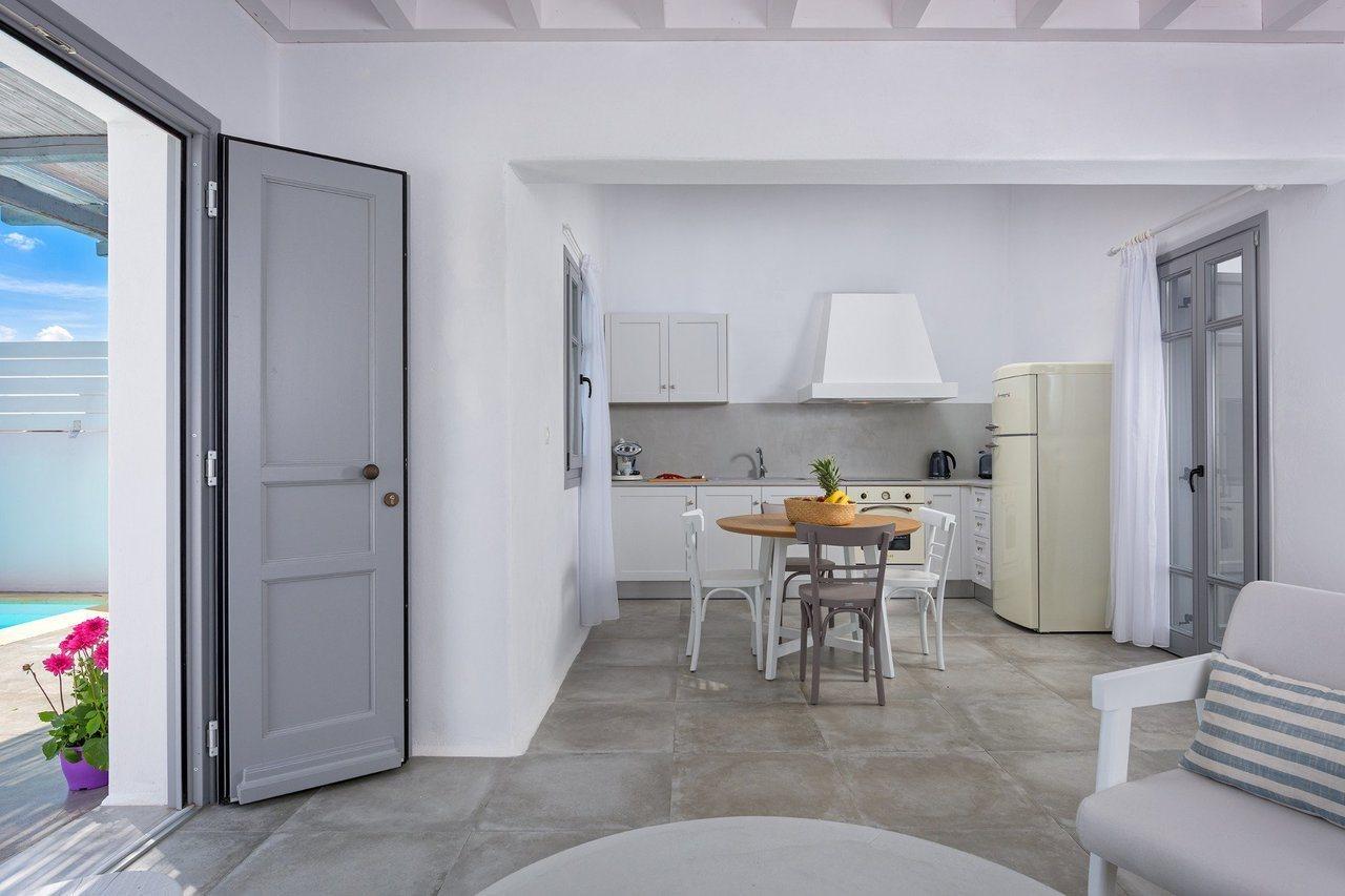 White Village Vila